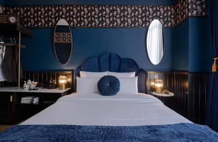 Craves Hotel